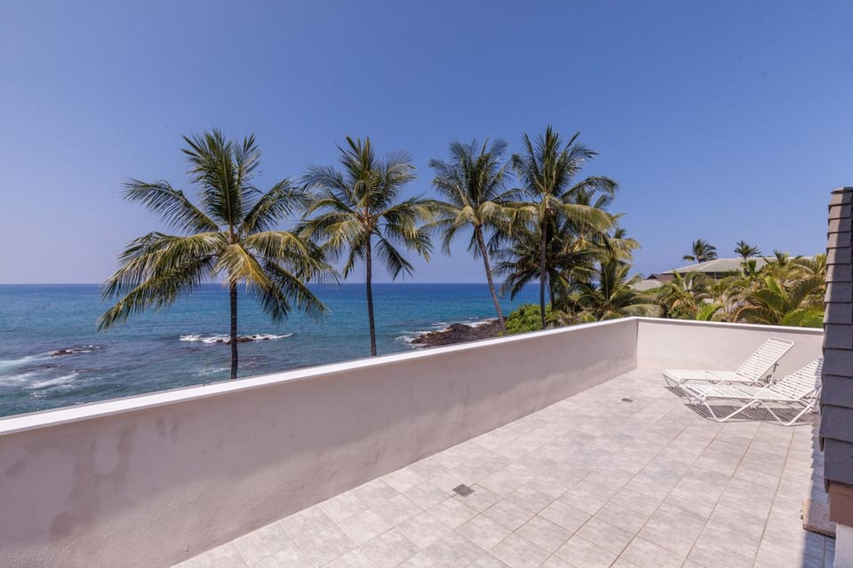 Ali'i Point Spacious and Private Oceanfont Villa with A/C House in Holualoa