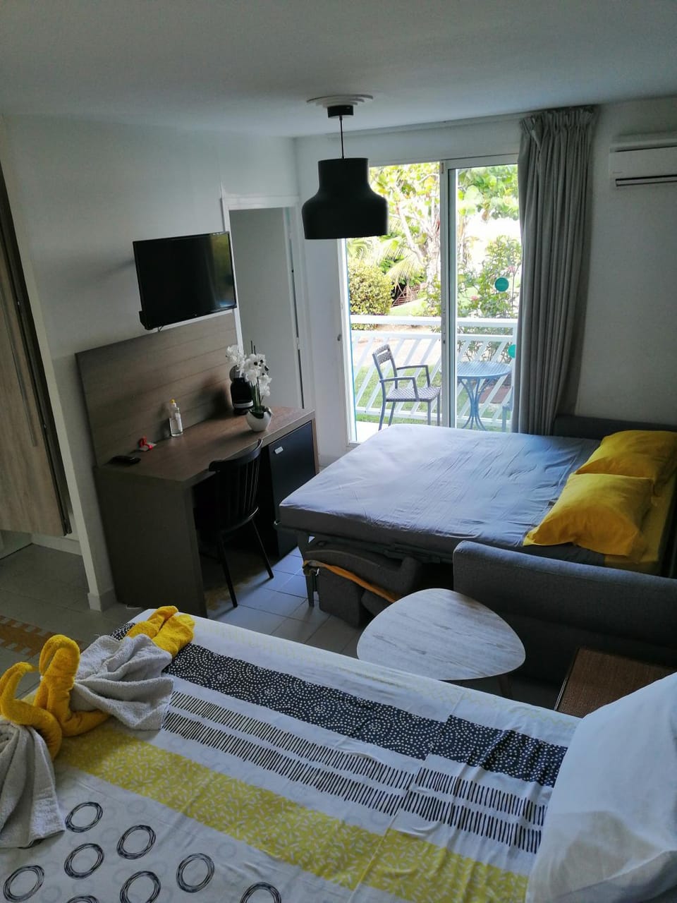 Photo of the whole room