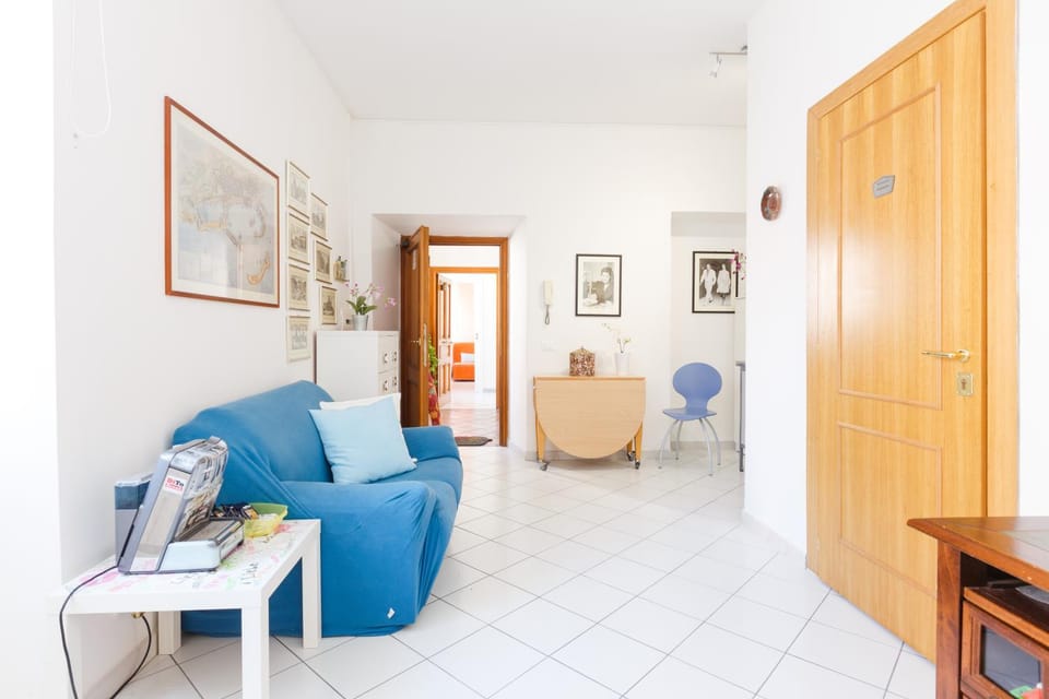 Communal lounge/ TV room, Communal kitchen