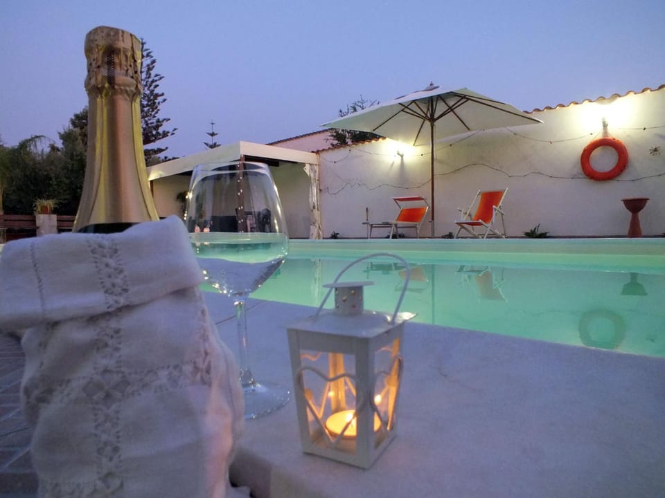 Swimming pool, Swimming pool