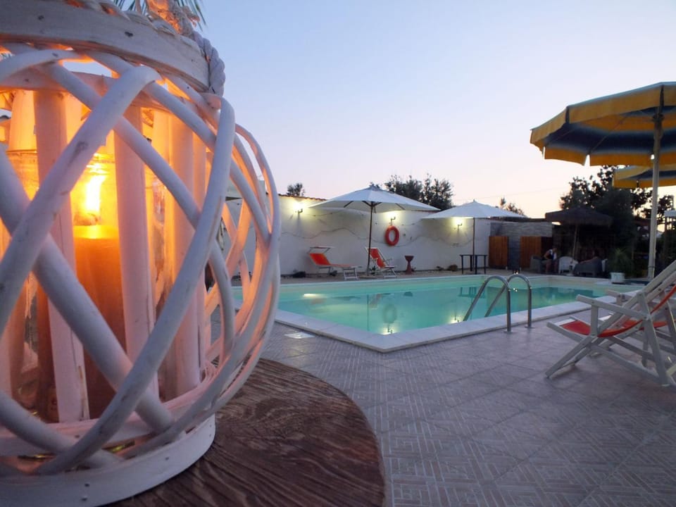Swimming pool, Swimming pool