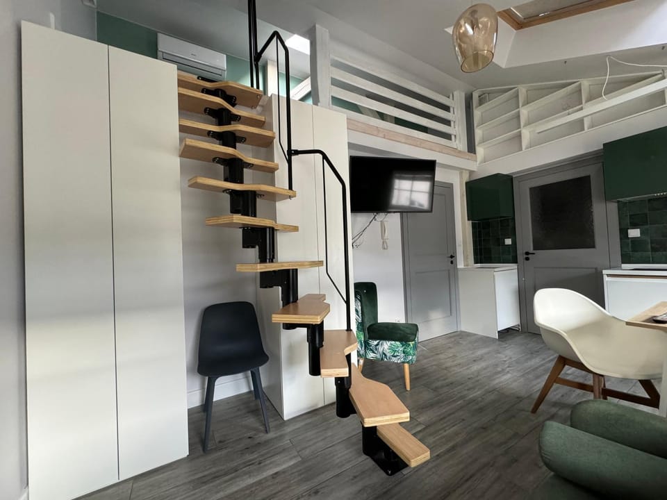 TV and multimedia, Kitchen or kitchenette, Dining area