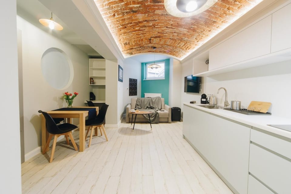 M5 Main Square Stylish One Bedroom Apartment in Krakow