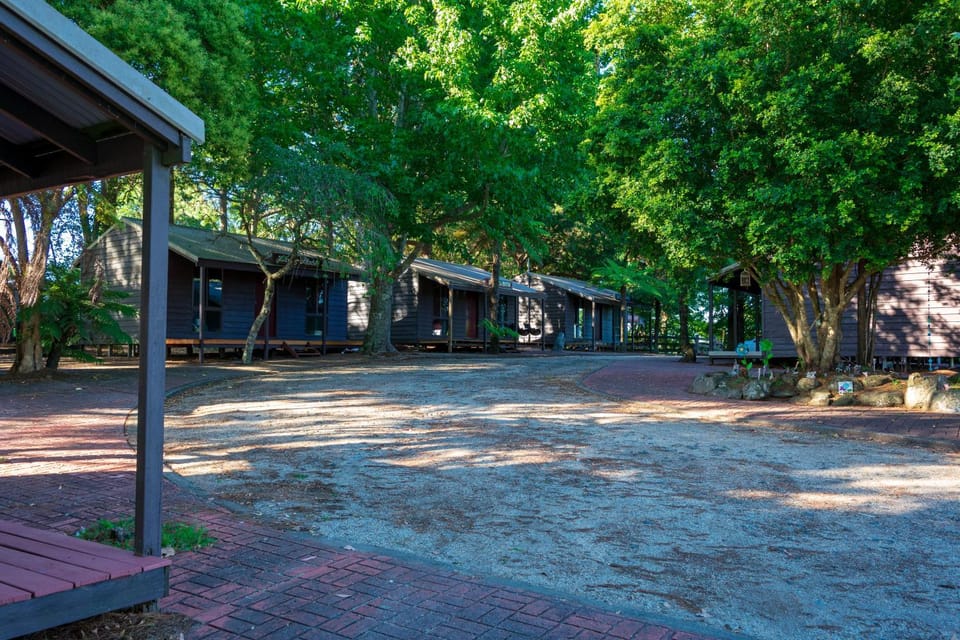 Property building, Facade/entrance, Garden