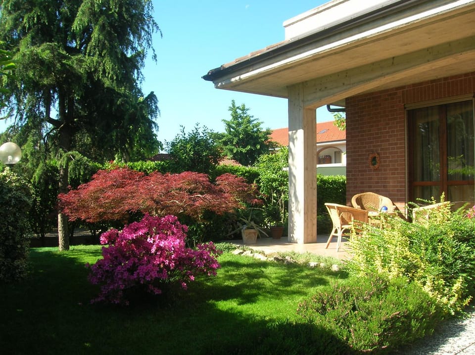 Facade/entrance, Garden