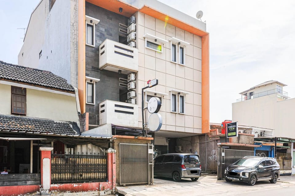 Facade/entrance