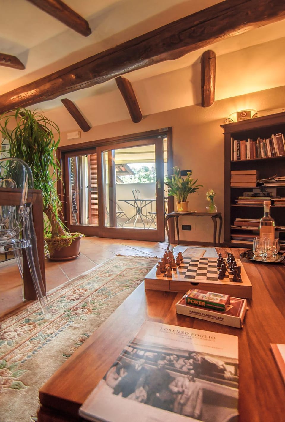 Game Room, Seating area