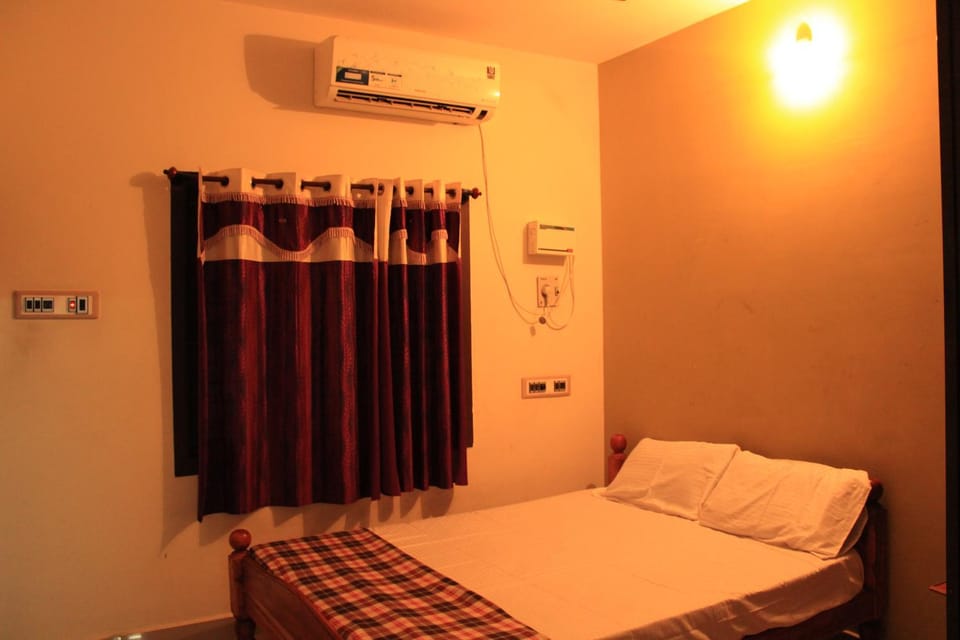 Thirumalai Home Stay - Group & Family Stay Room VL Swami Malai Temple Vacation rental in Tamil Nadu