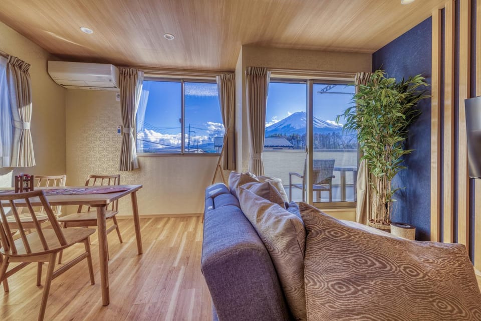 Natural landscape, View (from property/room), Living room, Seating area