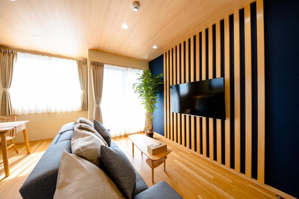Day, TV and multimedia, Living room, Seating area