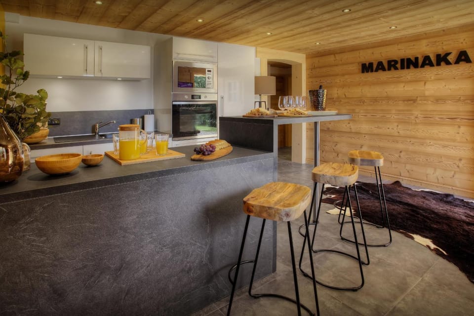 Kitchen or kitchenette, Seating area, Dining area, minibar