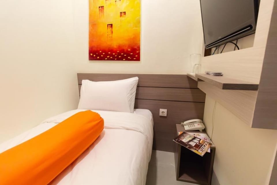 Front One Residence Syariah Mampang Hotel in South Jakarta City