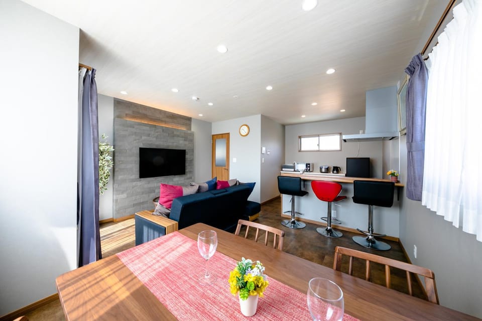 TV and multimedia, Kitchen or kitchenette, Living room, Seating area, Dining area, minibar, toaster