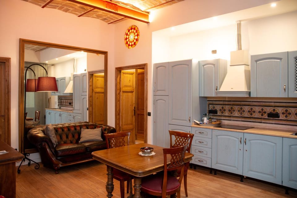 Kitchen or kitchenette, Kitchen or kitchenette, Living room, Seating area, Dining area, Communal kitchen, Internal: Not applicable to any particular room