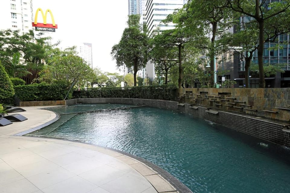 StayHere Luxury 2 bed Avant@Fort Amazing View Apartment in Makati