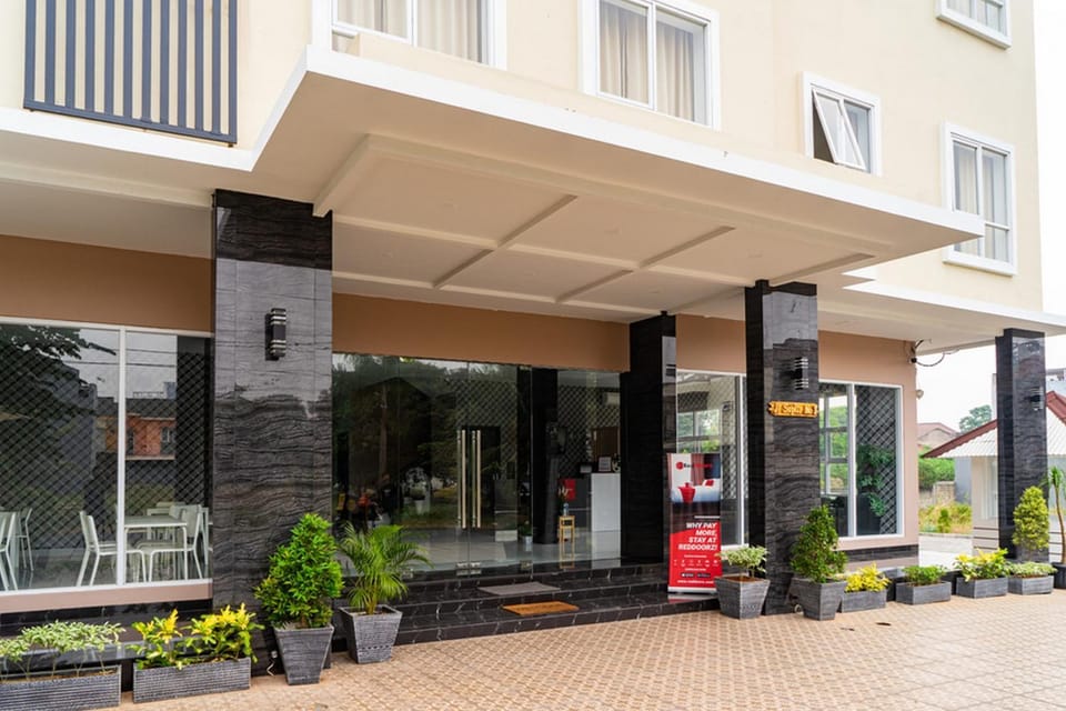 Facade/entrance