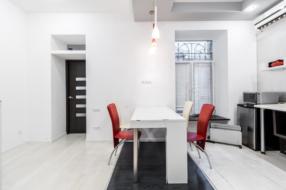 Black and Red squares apartment Apartment in Lviv