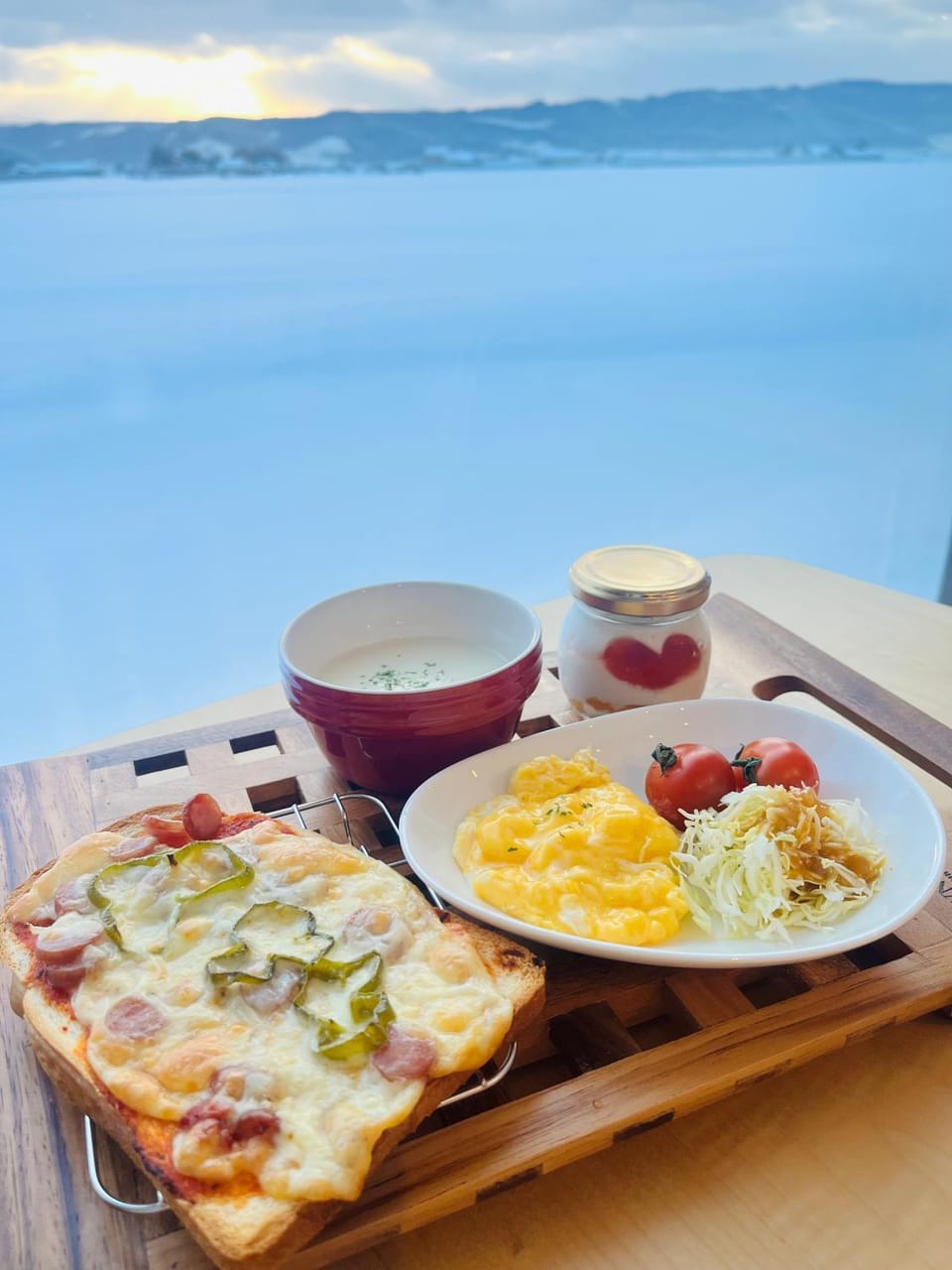 Dining area, Mountain view, Breakfast