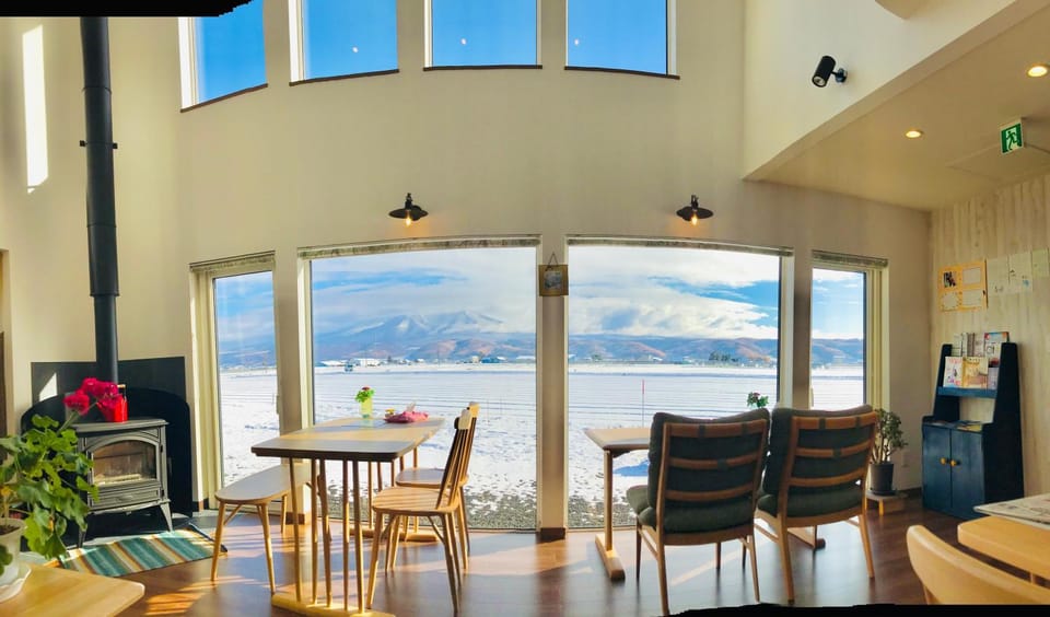 Natural landscape, Winter, Dining area, Mountain view, flat iron