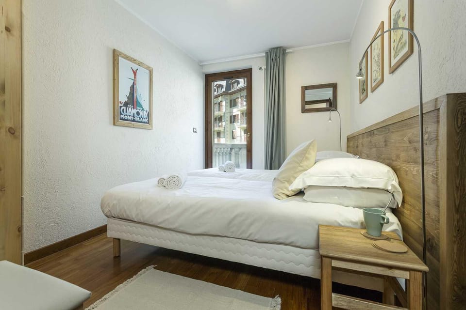 Apartment Ensa, Alpes Agency, Central Chamonix, Sleeps 4 Apartment in Chamonix