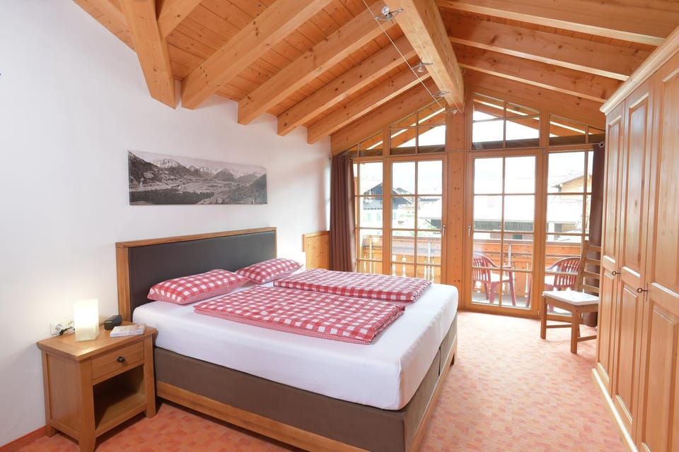 Bed, Balcony/Terrace, Photo of the whole room, Bedroom