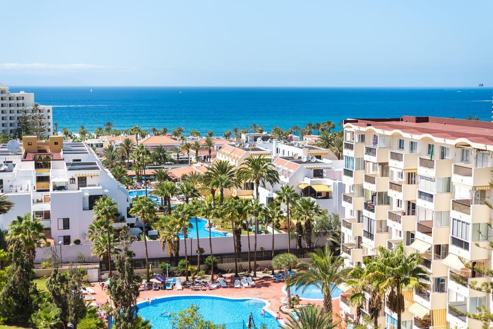 Property building, Bird's eye view, Pool view, Sea view