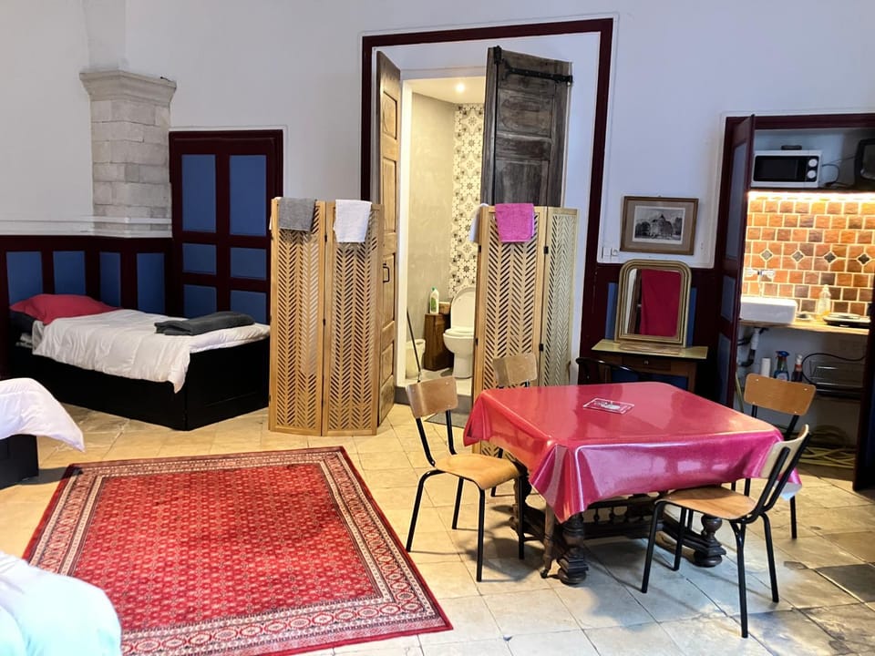 LES JARDINS DE LA CATHÉDRALE chambres d Hôtes gîte de groupe Bed and Breakfast in Provence-Alpes-Côte d'Azur