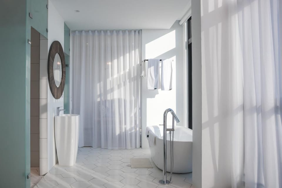 Bathroom, Bath