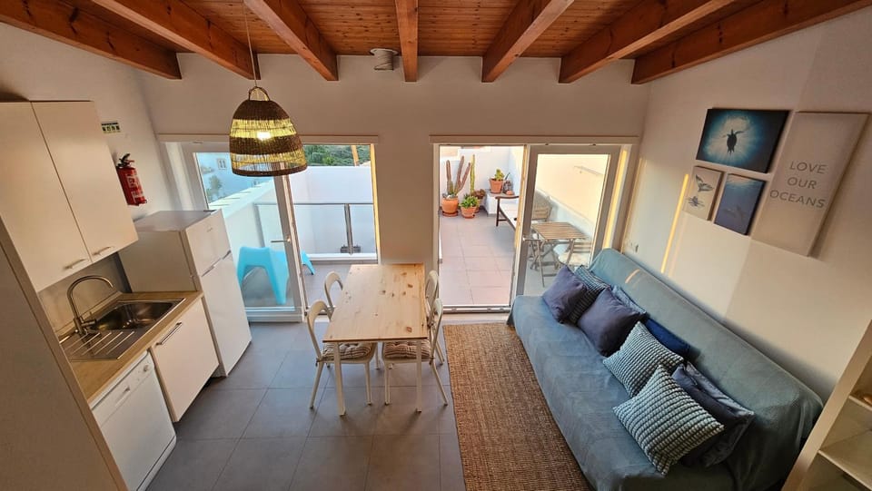 Sea View Apartment Carrapateira Apartment in Faro District