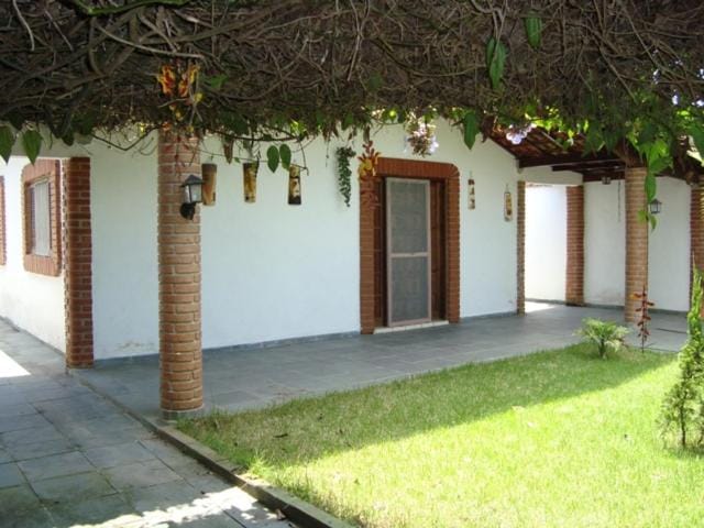 Casa arejada e espaçosa House in Bertioga