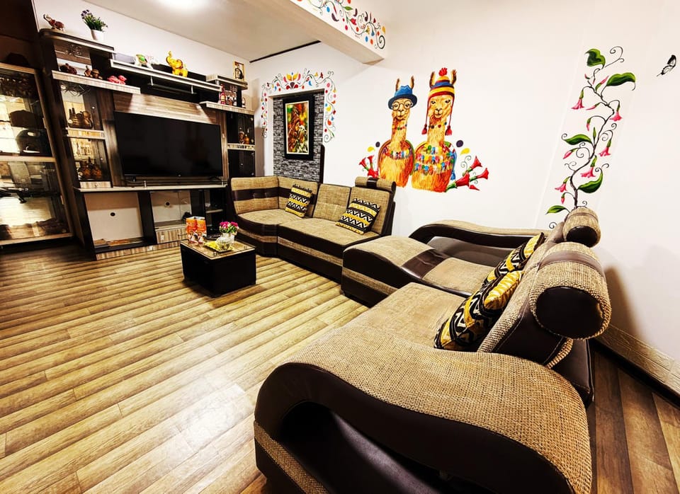 Communal lounge/ TV room, TV and multimedia, Living room
