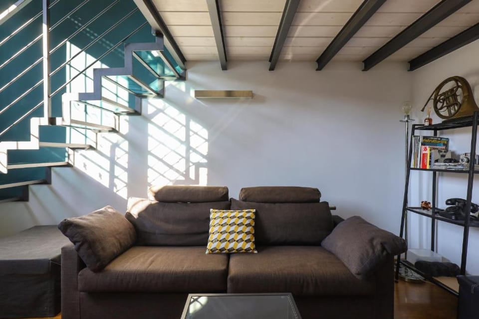 Bed, Living room, Seating area