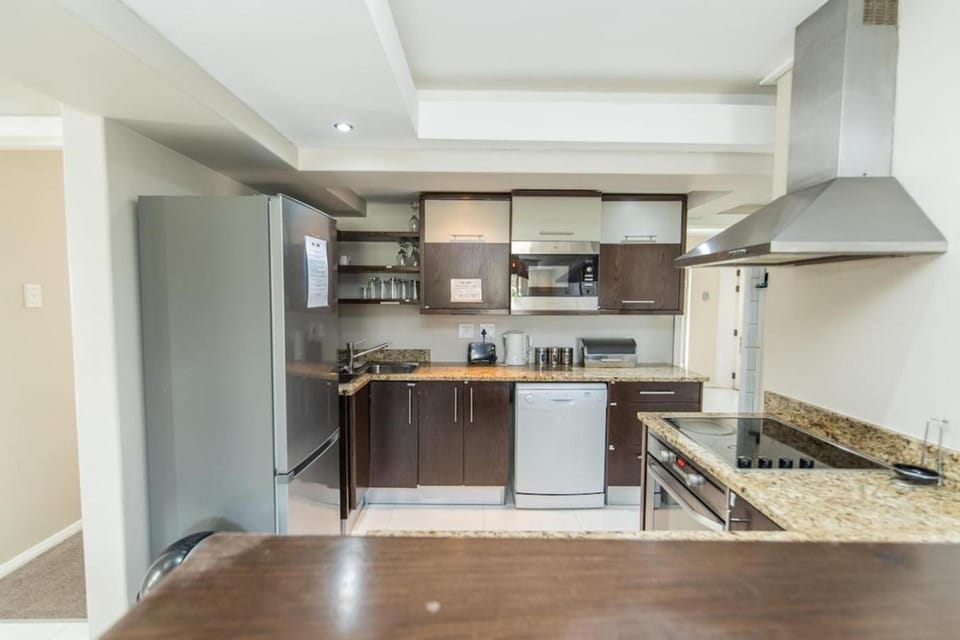 Coffee/tea facilities, Kitchen or kitchenette, dishwasher, oven