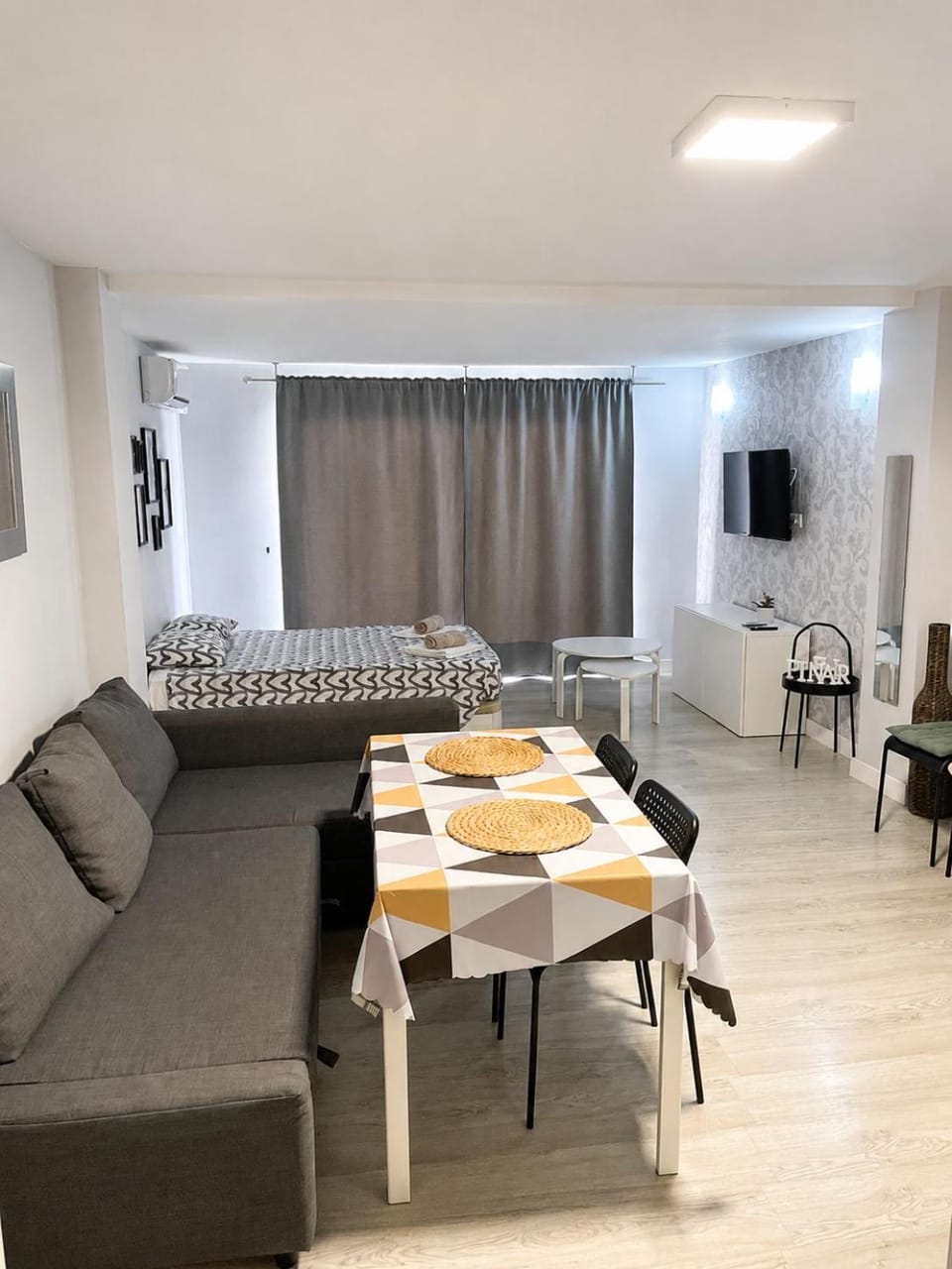 Photo of the whole room