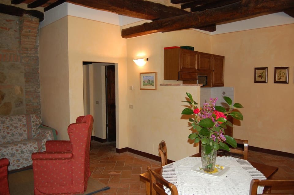 Kitchen or kitchenette, Living room, Dining area