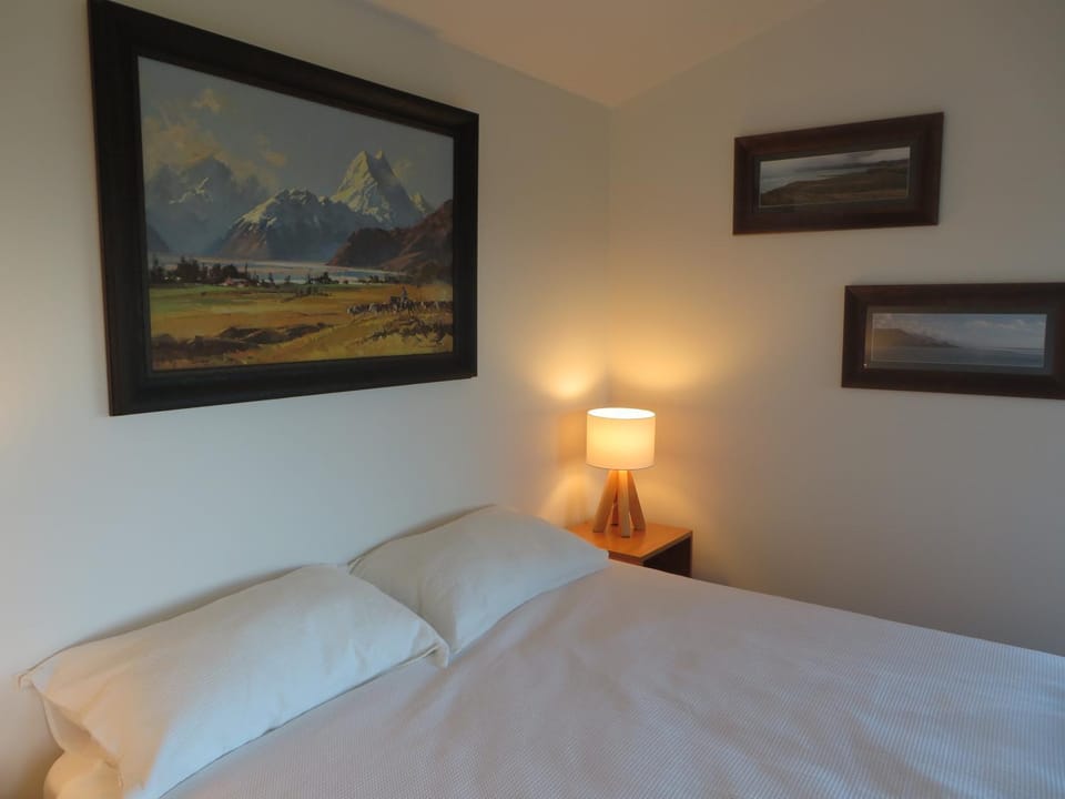 Quiet studio in Paradise House in Wanaka