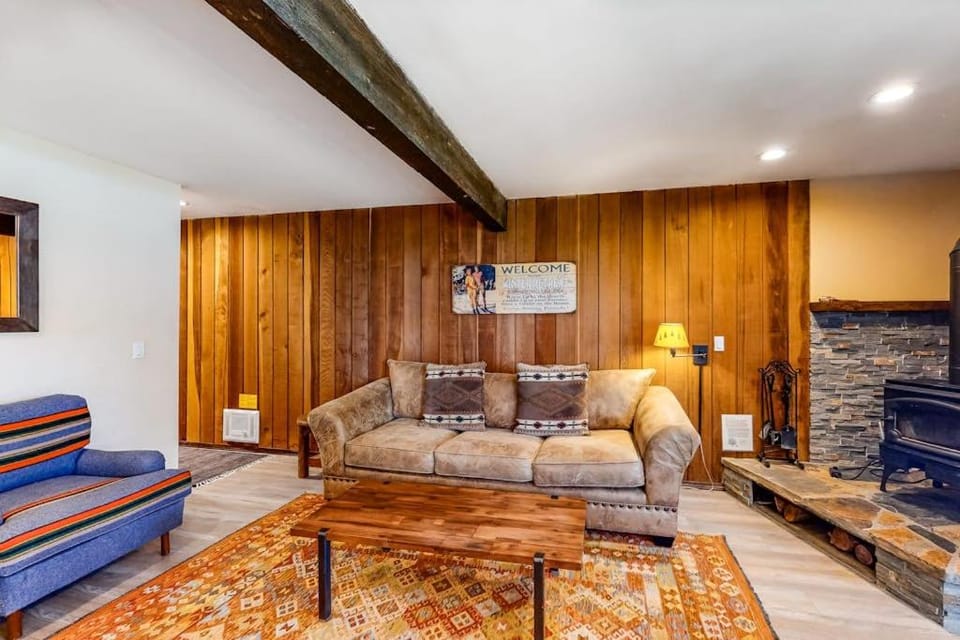 Sherwin Villas B13 Apartment in Mammoth Lakes