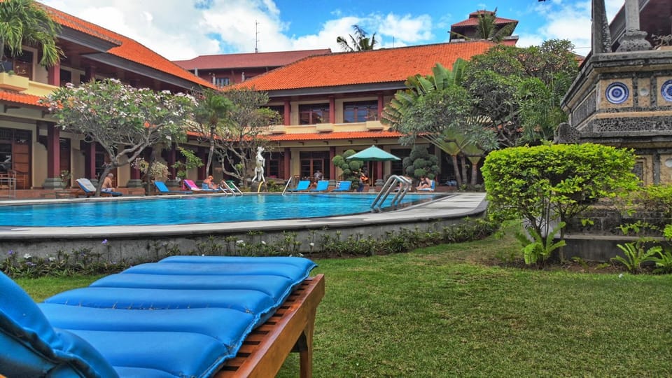 Property building, Garden, Swimming pool