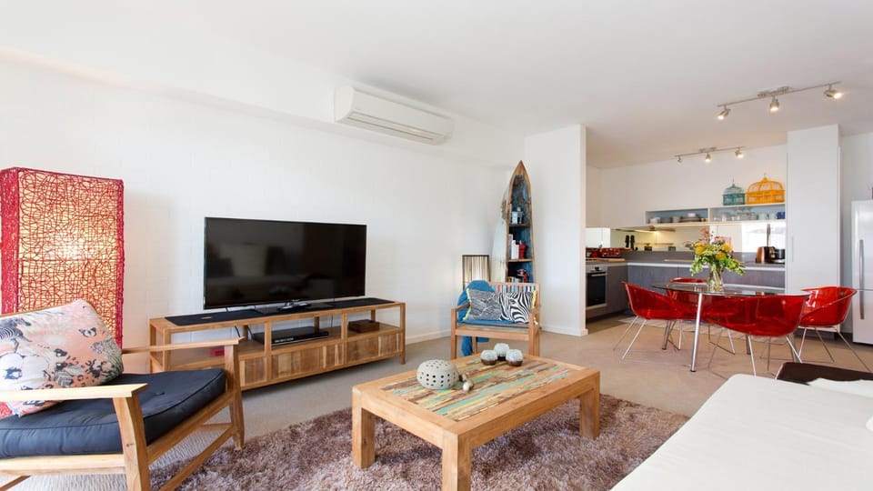 TV and multimedia, Living room, Dining area, air conditioner