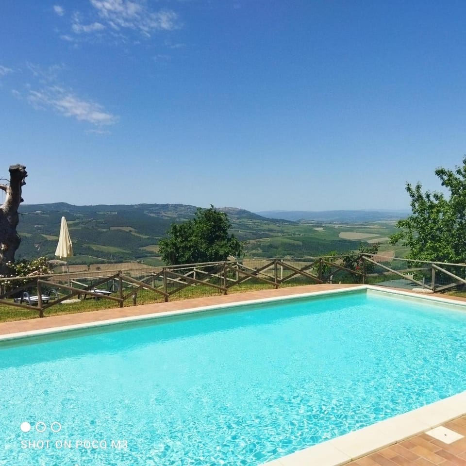 Dining area, Pool view
