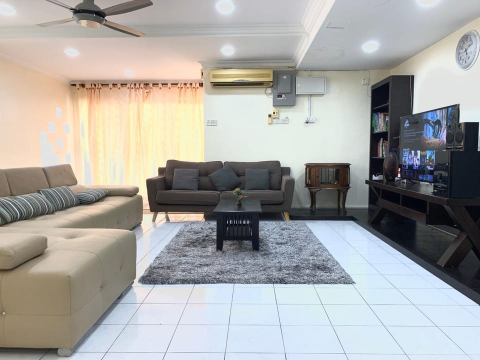 Langkawi Cozy Holiday Home at Taman Seri Aman by Zervin House in Kedah
