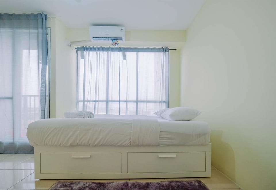 Tifolia Studio Apartment with Double Bed near LRT Station By Travelio Apartment in Jakarta