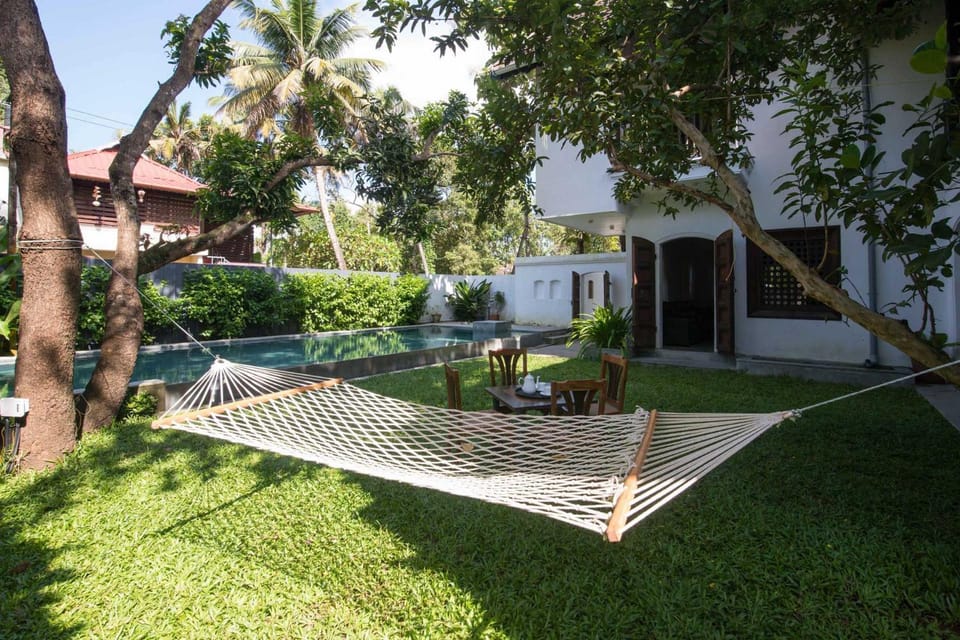 Property building, Garden, Swimming pool, Swimming pool