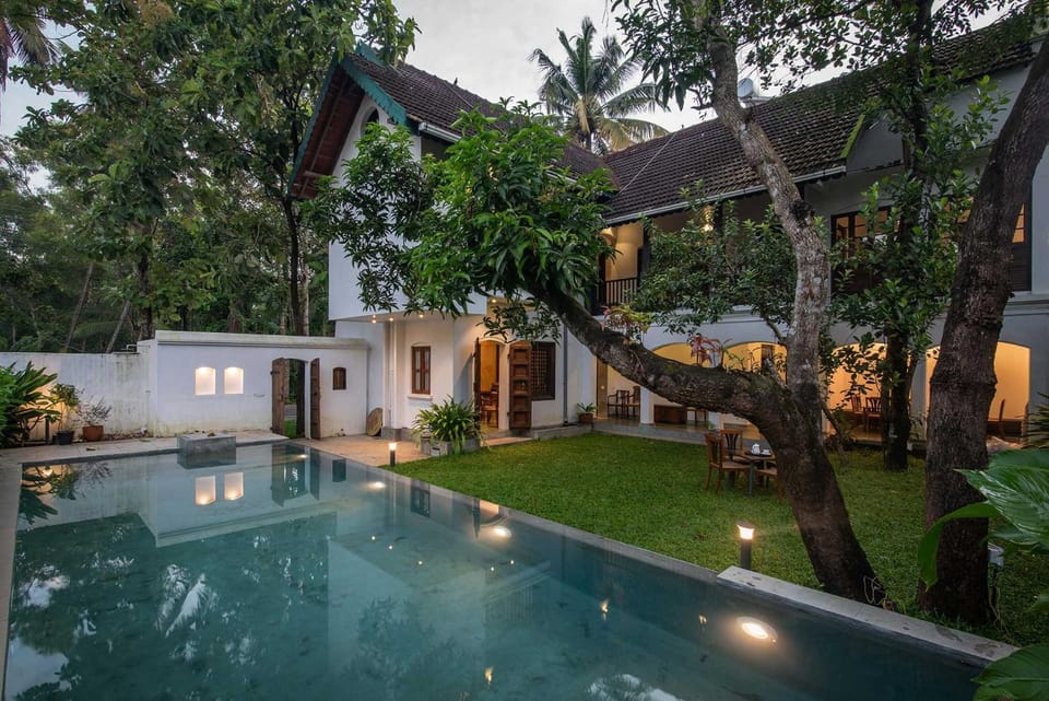 Property building, Swimming pool, Swimming pool