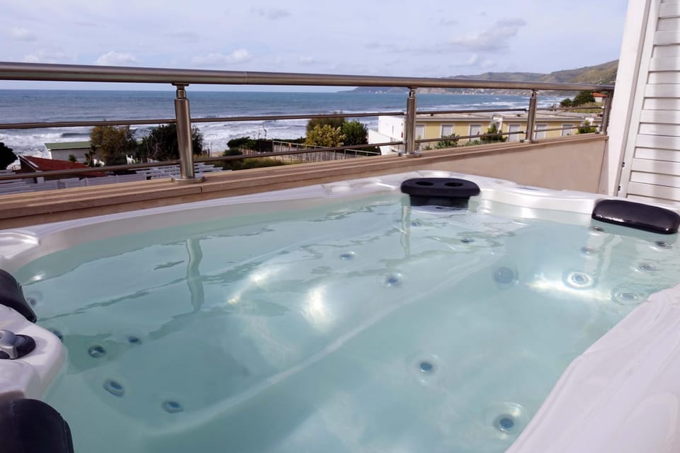 Day, Hot Tub, Pool view, Sea view