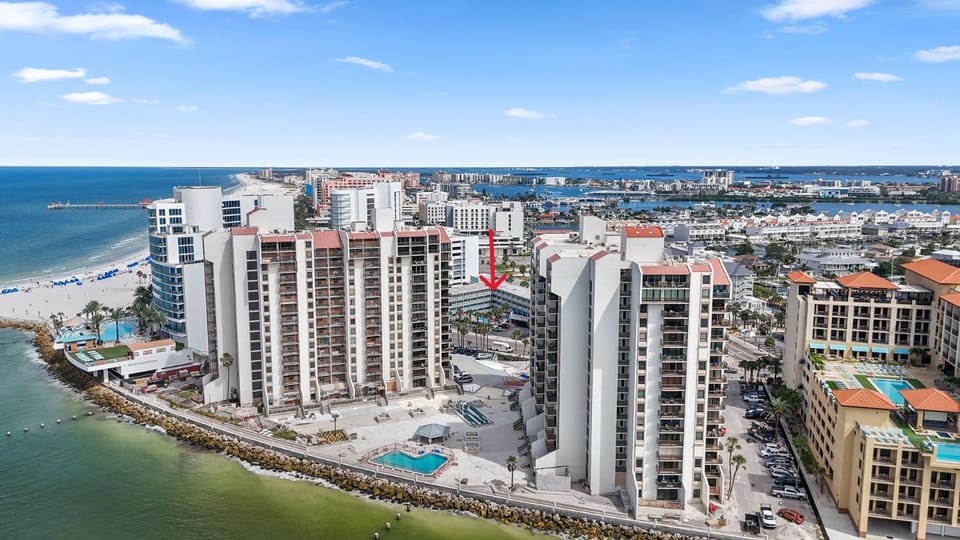 Neighbourhood, Bird's eye view, Beach, Location