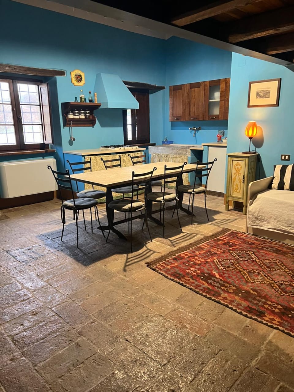 Kitchen or kitchenette, Living room