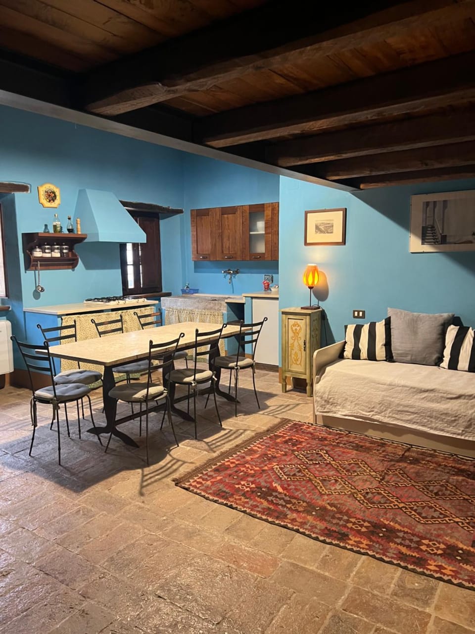 Living room, Seating area, Dining area