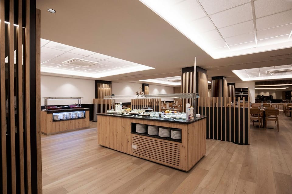 Restaurant/places to eat, Food and drinks