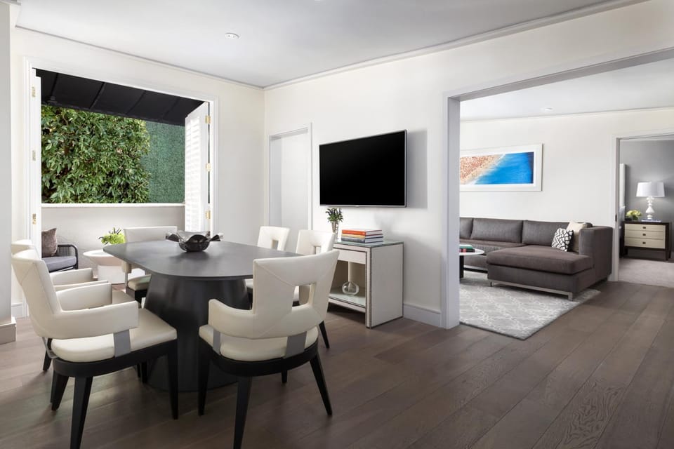 Communal lounge/ TV room, Living room, Seating area, Dining area, Bedroom